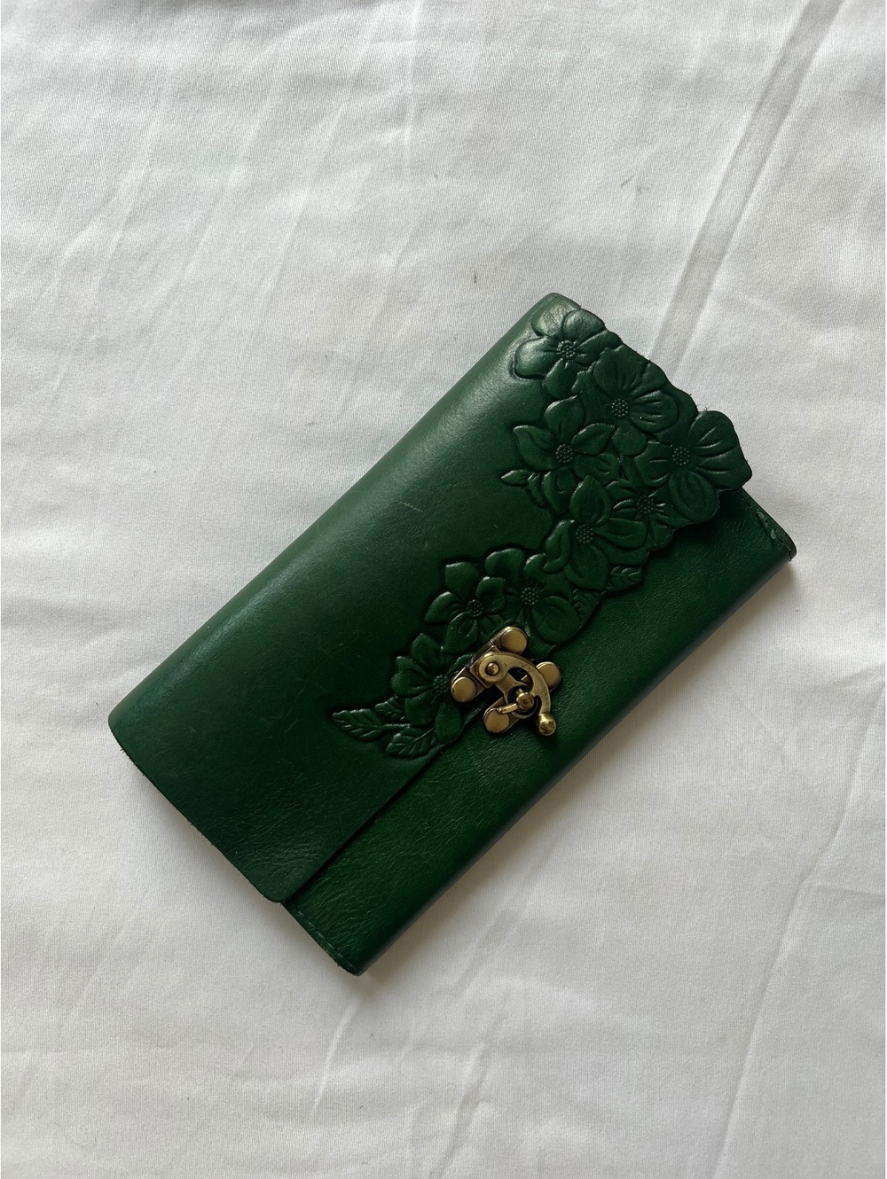 Vintage Patricia Nash Green Embossed Leather Terresa Wallet